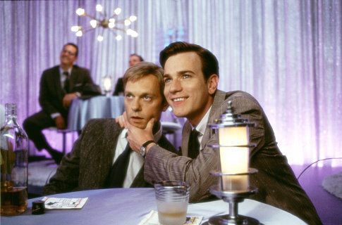 Still of Ewan McGregor and David Hyde Pierce in Down with Love (2003)