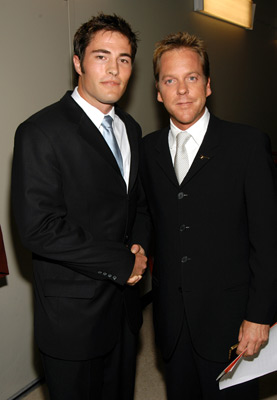 Kiefer Sutherland and Richard Tillman at event of ESPY Awards (2003)