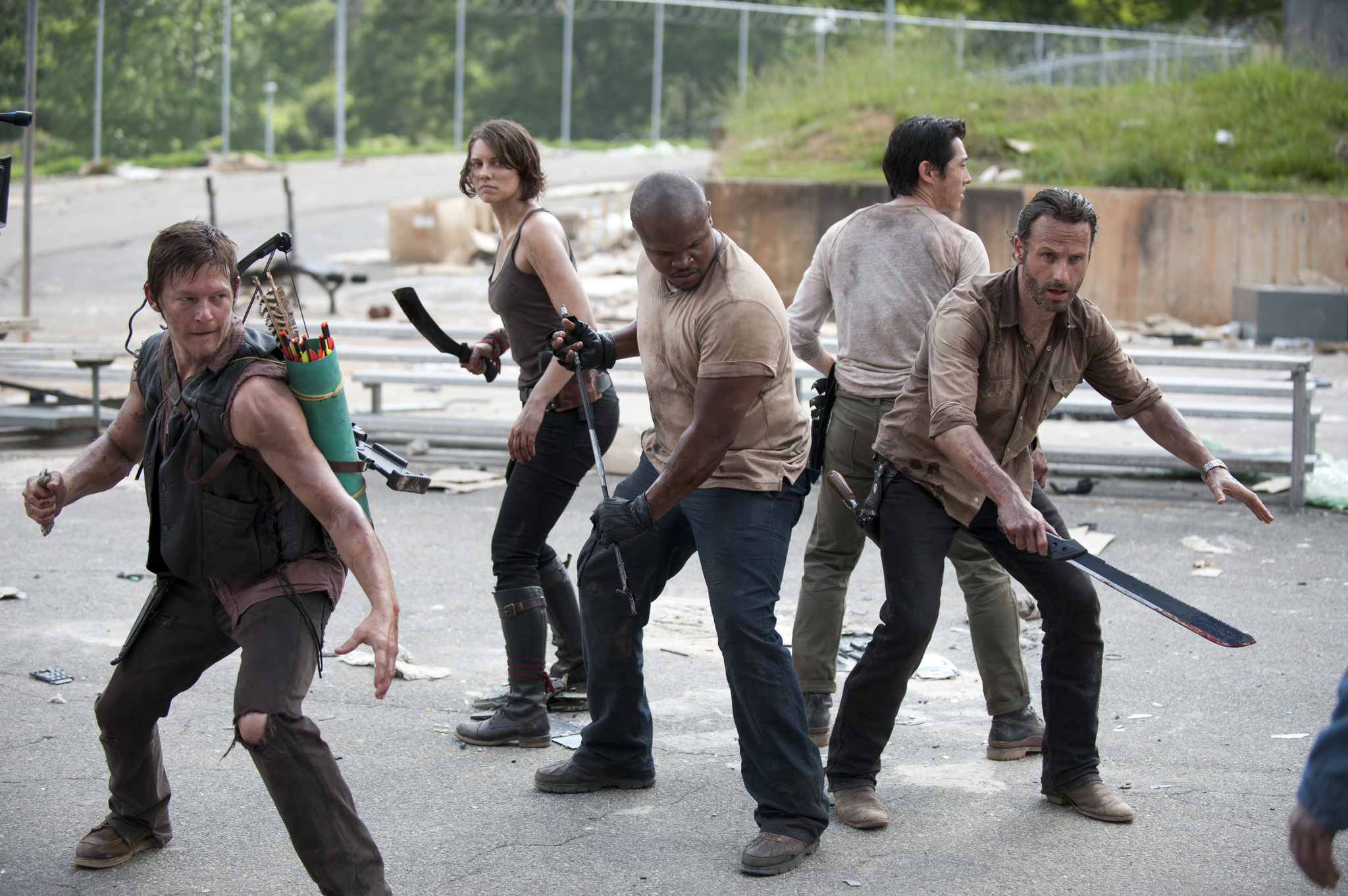 Still of Norman Reedus, Andrew Lincoln, Irone Singleton, Lauren Cohan and Steven Yeun in Vaiksciojantys negyveliai (2010)