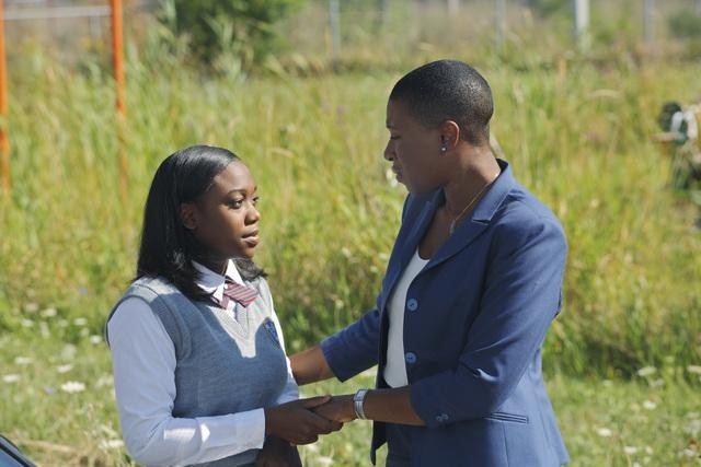 Still of Aisha Hinds and Jamai Fisher in Detroit 1-8-7 (2010)