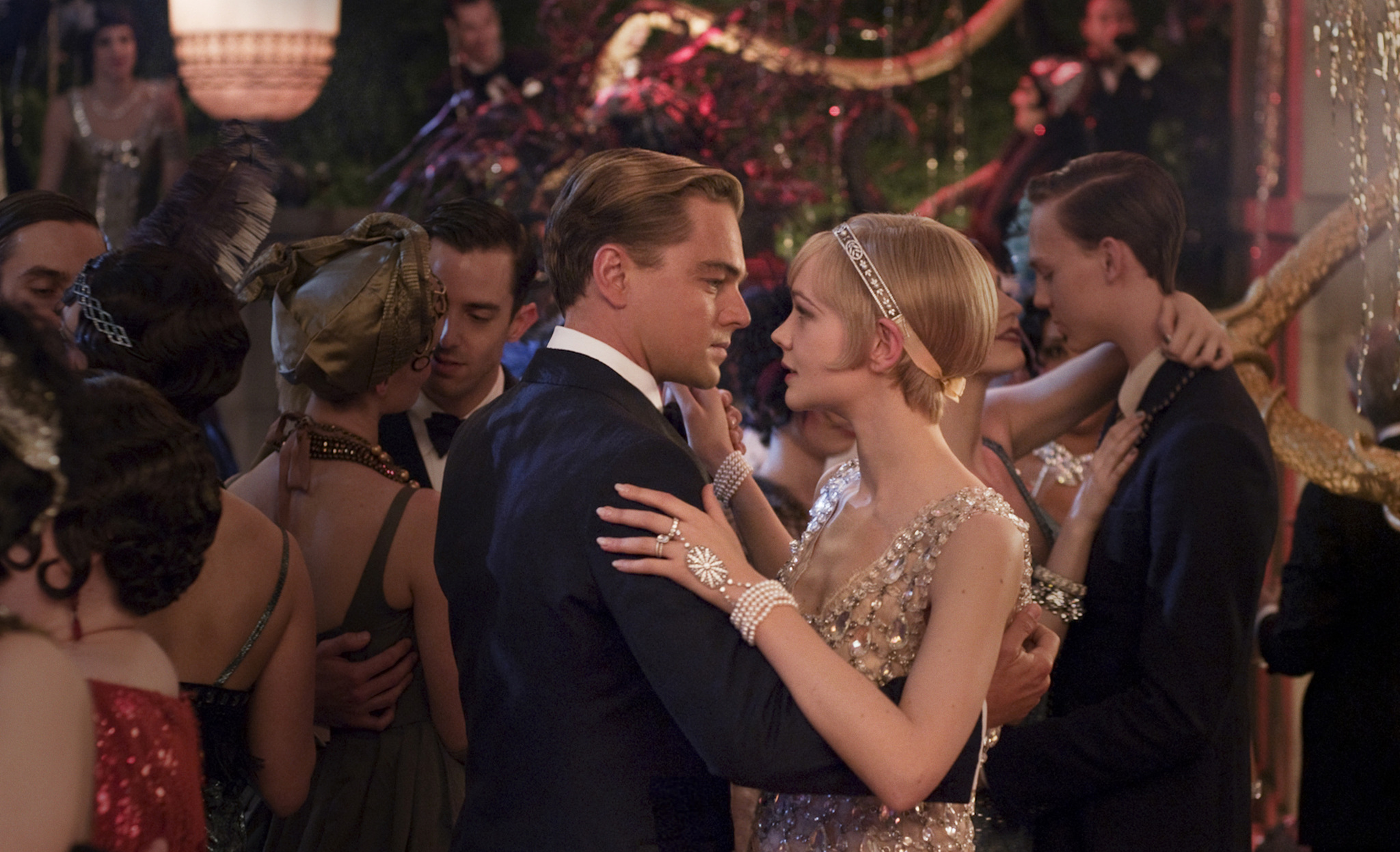 Still of Leonardo DiCaprio and Carey Mulligan in Didysis Getsbis (2013)