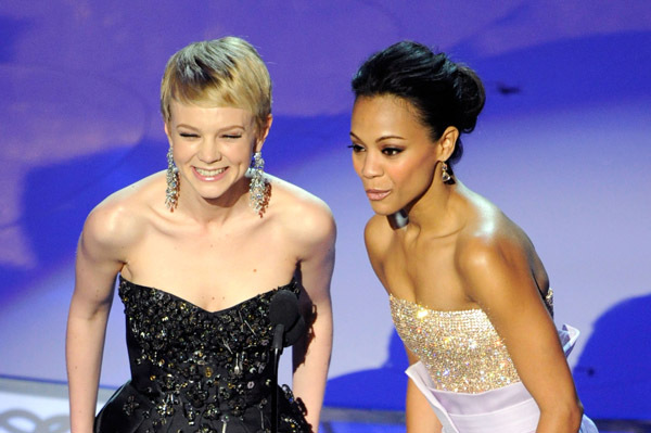Zoe Saldana and Carey Mulligan at event of The 82nd Annual Academy Awards (2010)