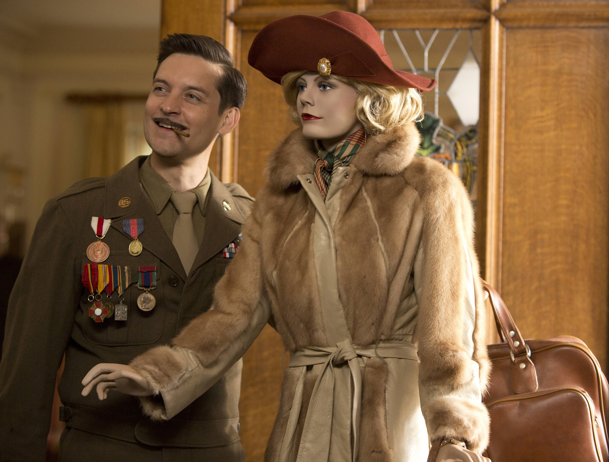 Still of Tobey Maguire and Carey Mulligan in The Spoils of Babylon (2014)