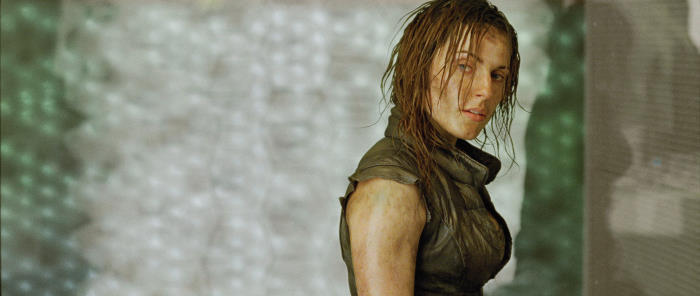 Still of Antje Traue in Pandorum (2009)