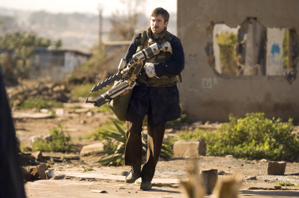 Still of Sharlto Copley in 9-asis rajonas (2009)