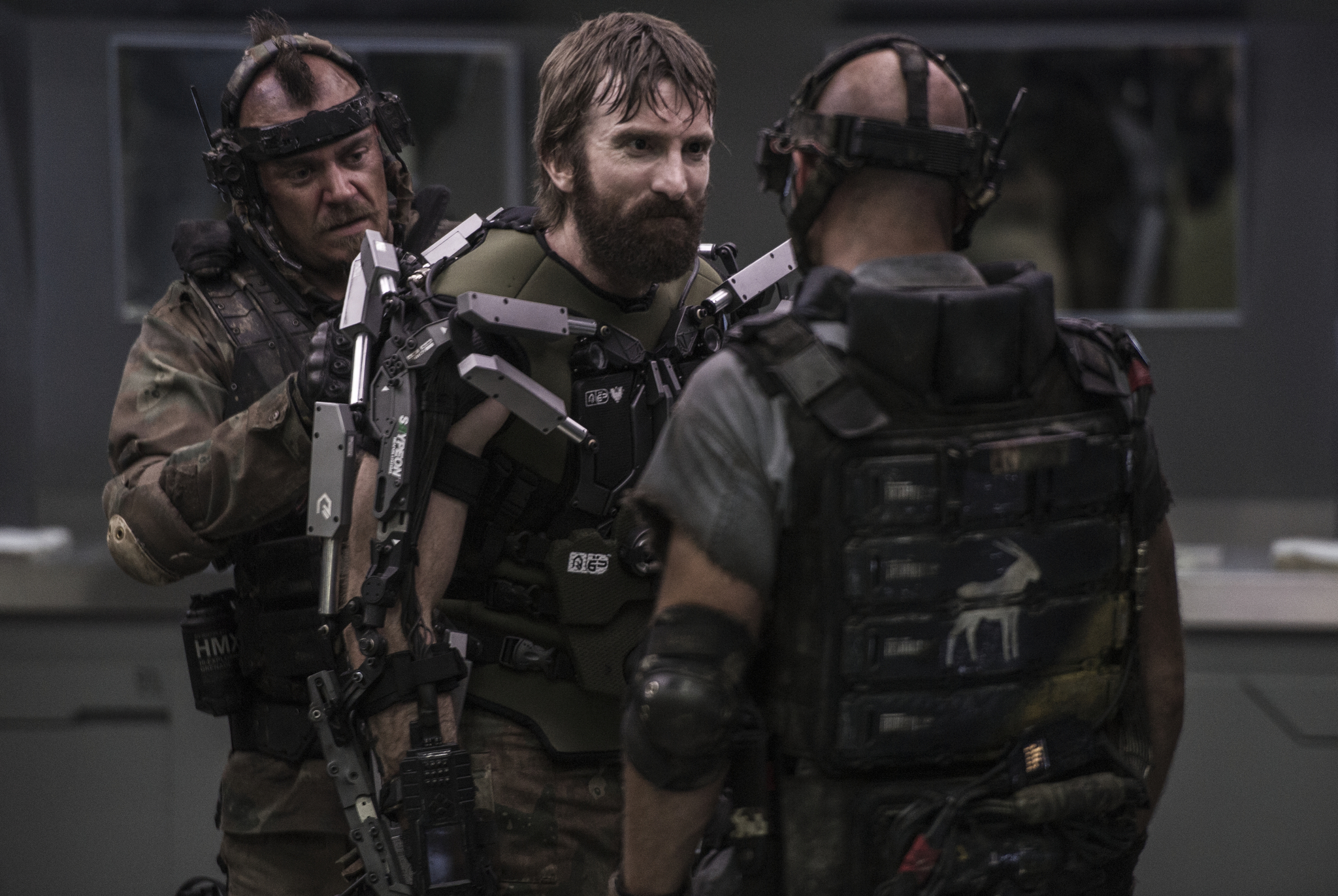 Still of Josh Blacker, Brandon Auret and Sharlto Copley in Eliziejus (2013)