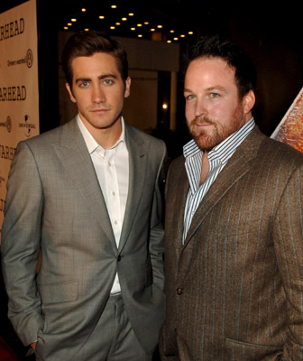Jake Gyllenhaal and Anthony Swofford at event of Jarhead (2005)