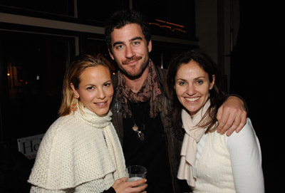 Amy Brenneman, Maria Bello and Bryn Mooser at event of Downloading Nancy (2008)