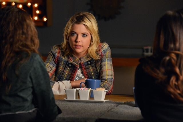 Still of Ashley Benson in Jaunosios melages (2010)