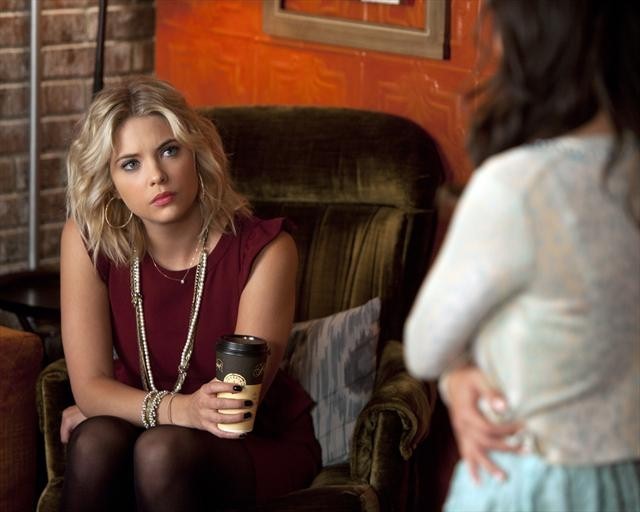 Still of Ashley Benson in Jaunosios melages (2010)