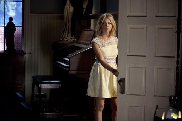 Still of Ashley Benson in Jaunosios melages (2010)