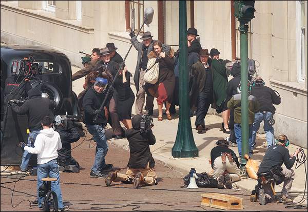 CREW SHOT PUBLIC ENEMIES JOHNNY DEPP TAKES ME HOSTAGE SIOUX FALLS BANK ROBBERY