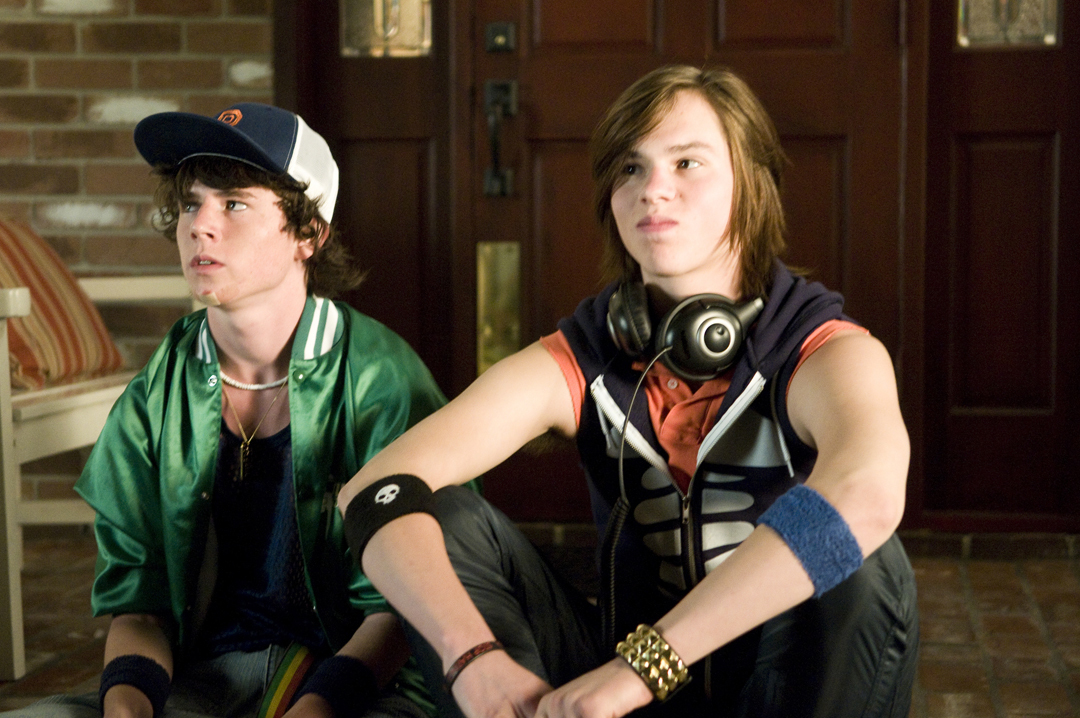 Still of Mark L. Young and Charlie McDermott in Sex Drive (2008)