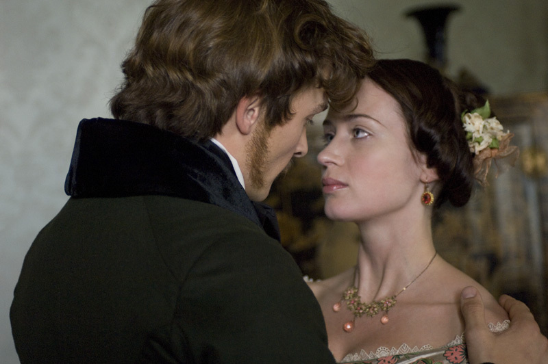 Still of Emily Blunt and Rupert Friend in Viktorija: jaunoji karaliene (2009)