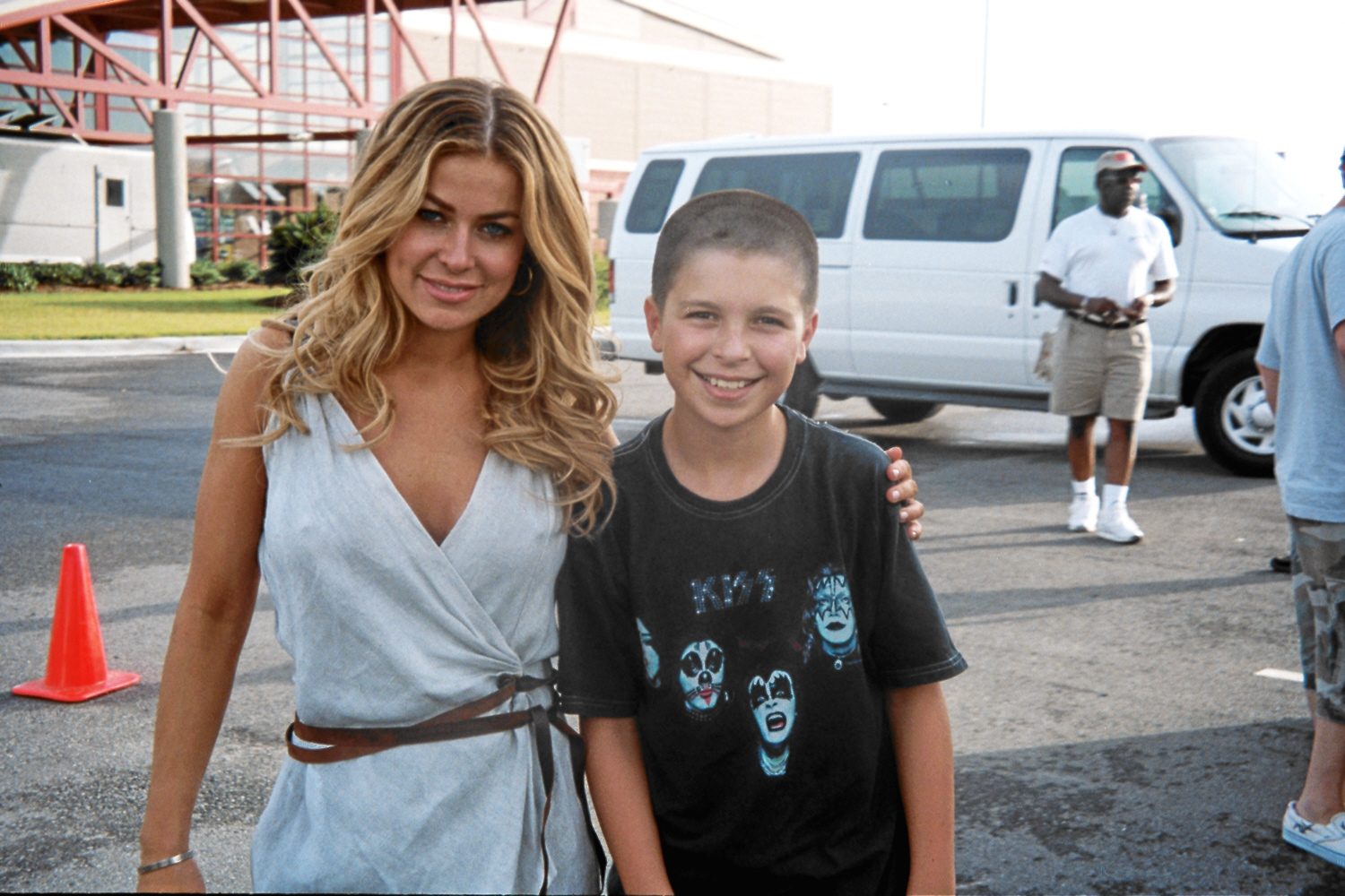 Carmen Electra & Zachary Dylan Smith on the set of Meet the Spartans