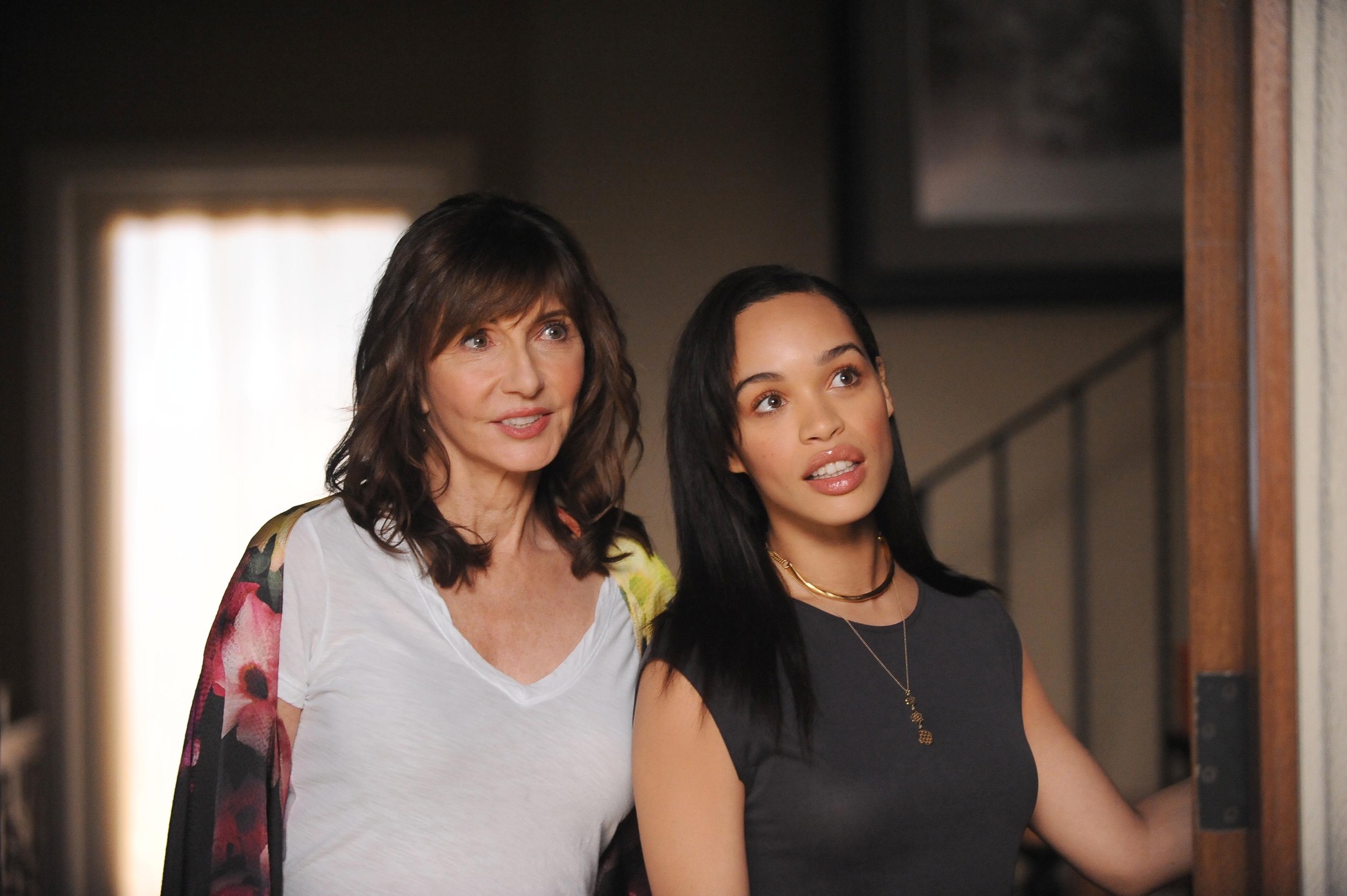 Still of Mary Steenburgen and Cleopatra Coleman in The Last Man on Earth (2015)