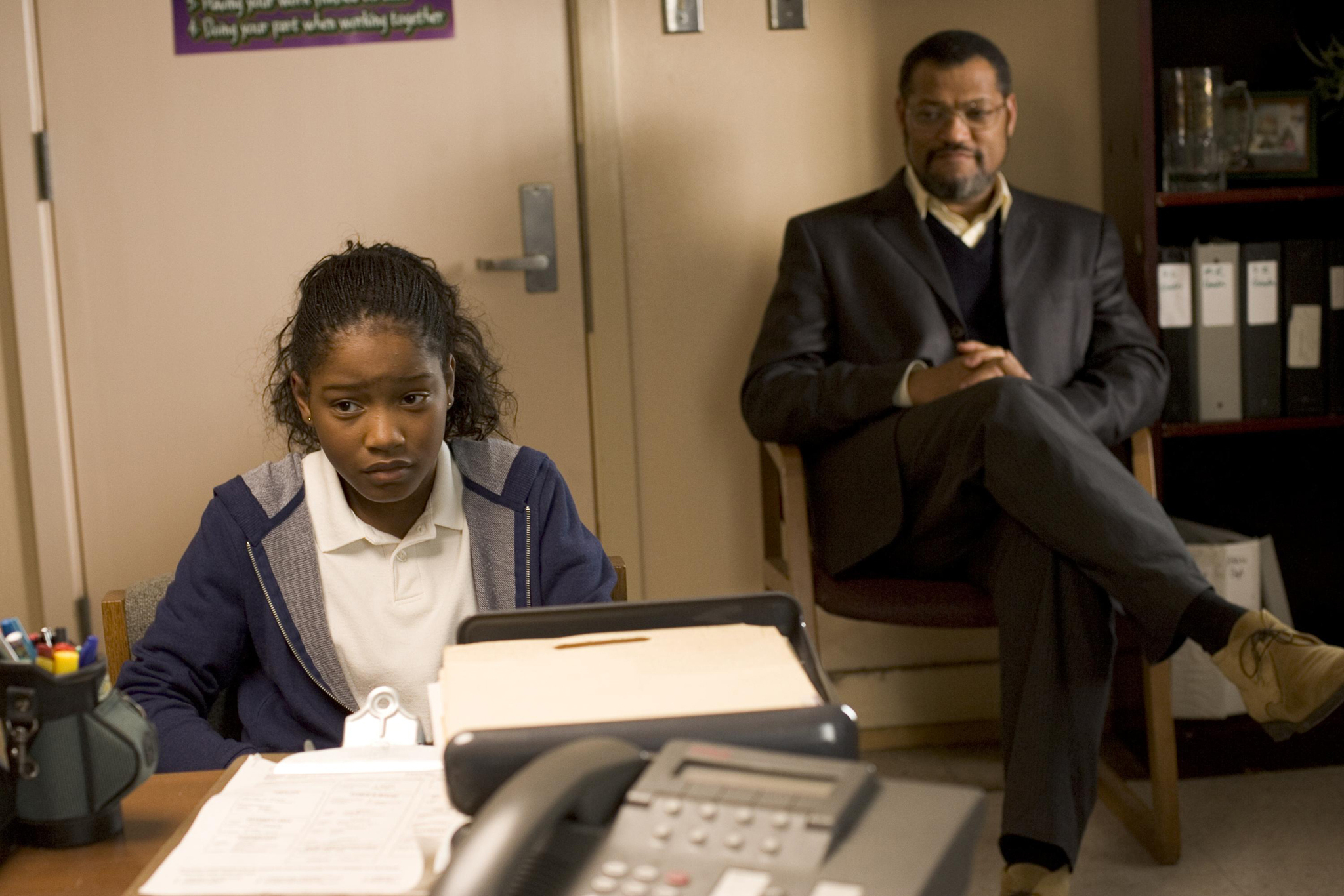 Still of Laurence Fishburne and Keke Palmer in Akeelah and the Bee (2006)