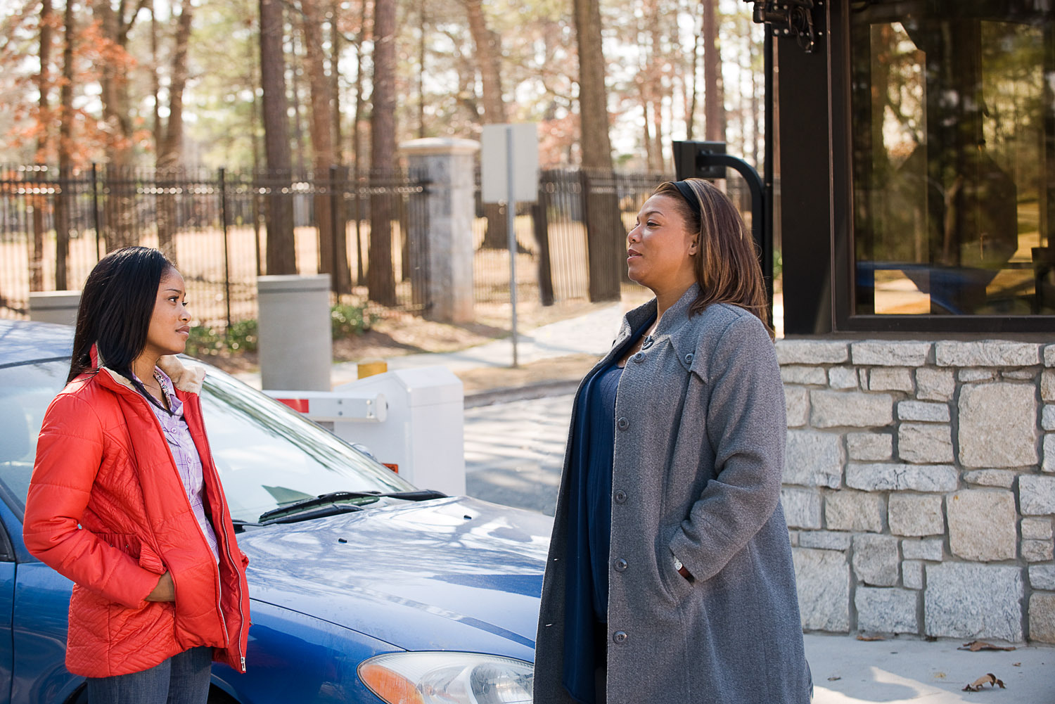 Still of Queen Latifah and Keke Palmer in Joyful Noise (2012)