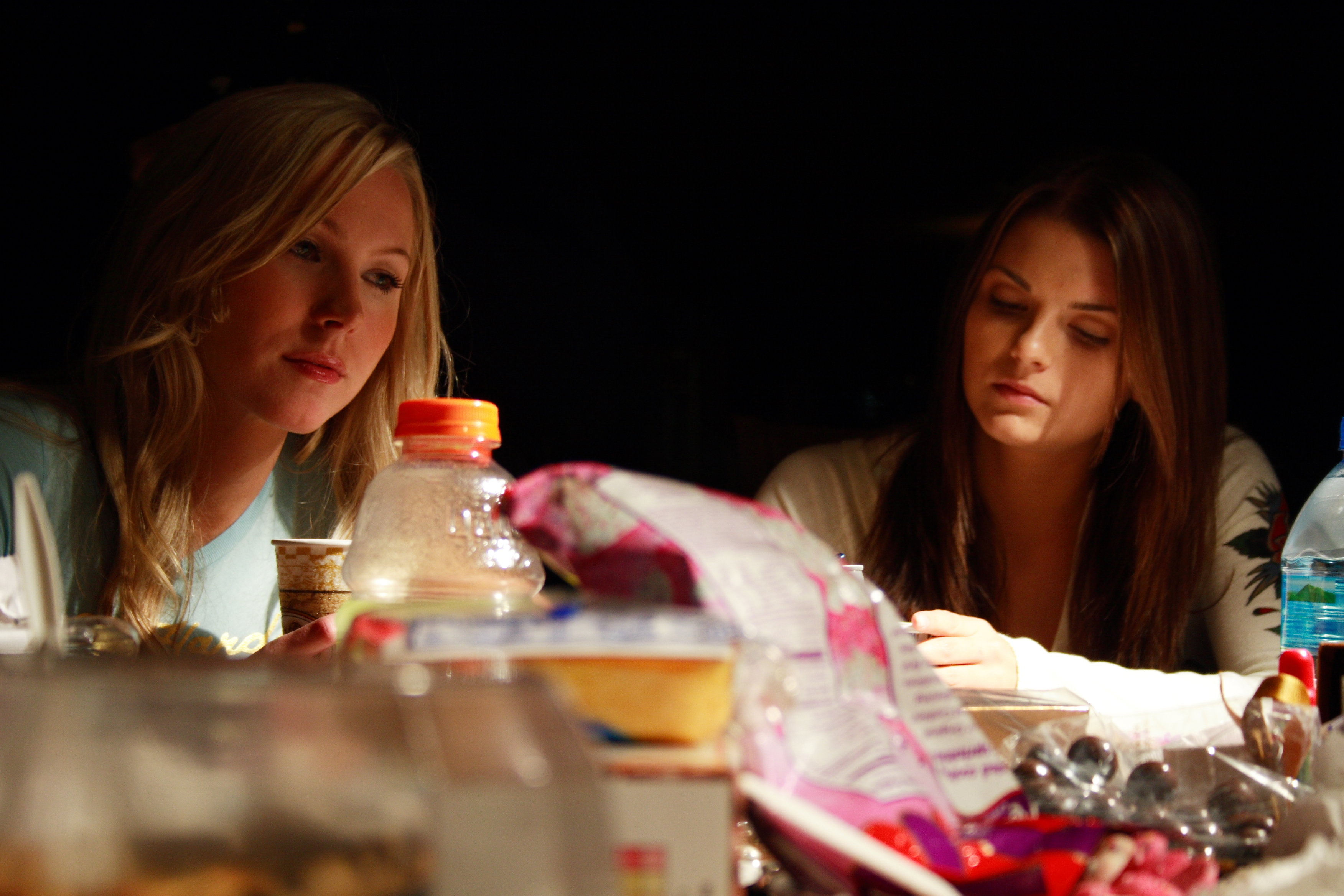 Still of Jessica Rose and Sara Sanderson in Blood Cell