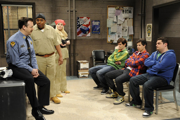 Still of Bill Hader, Lindsay Lohan, Jason Sudeikis, Kenan Thompson, Bobby Moynihan and Andy Samberg in Saturday Night Live (1975)