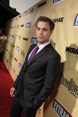 Dustin Milligan at event of Extract (2009)