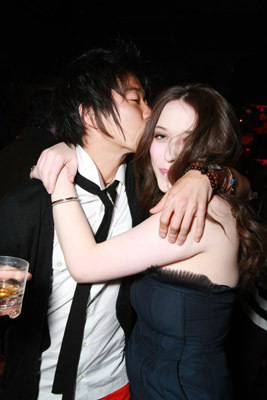 Kat Dennings and Aaron Yoo at event of Nick and Norah's Infinite Playlist (2008)