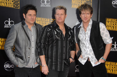 Jay DeMarcus, Gary LeVox and JoeDon Rooney at event of 2009 American Music Awards (2009)