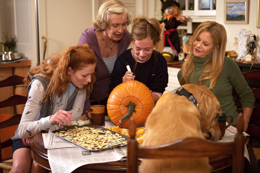 Tilly Scott, Cloris Leachman, India Ennenga & Meg Ryan filming The Women