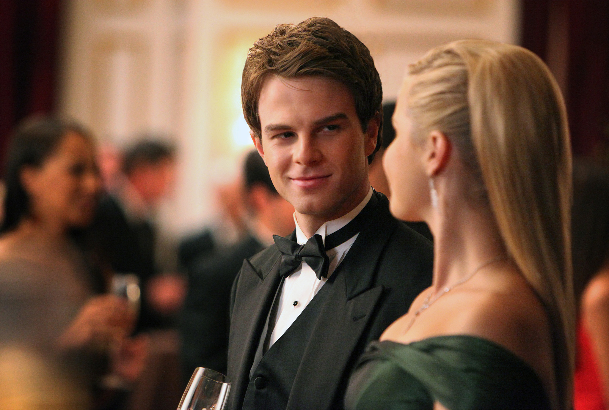 Still of Nathaniel Buzolic and Claire Holt in Vampyro dienorasciai (2009)