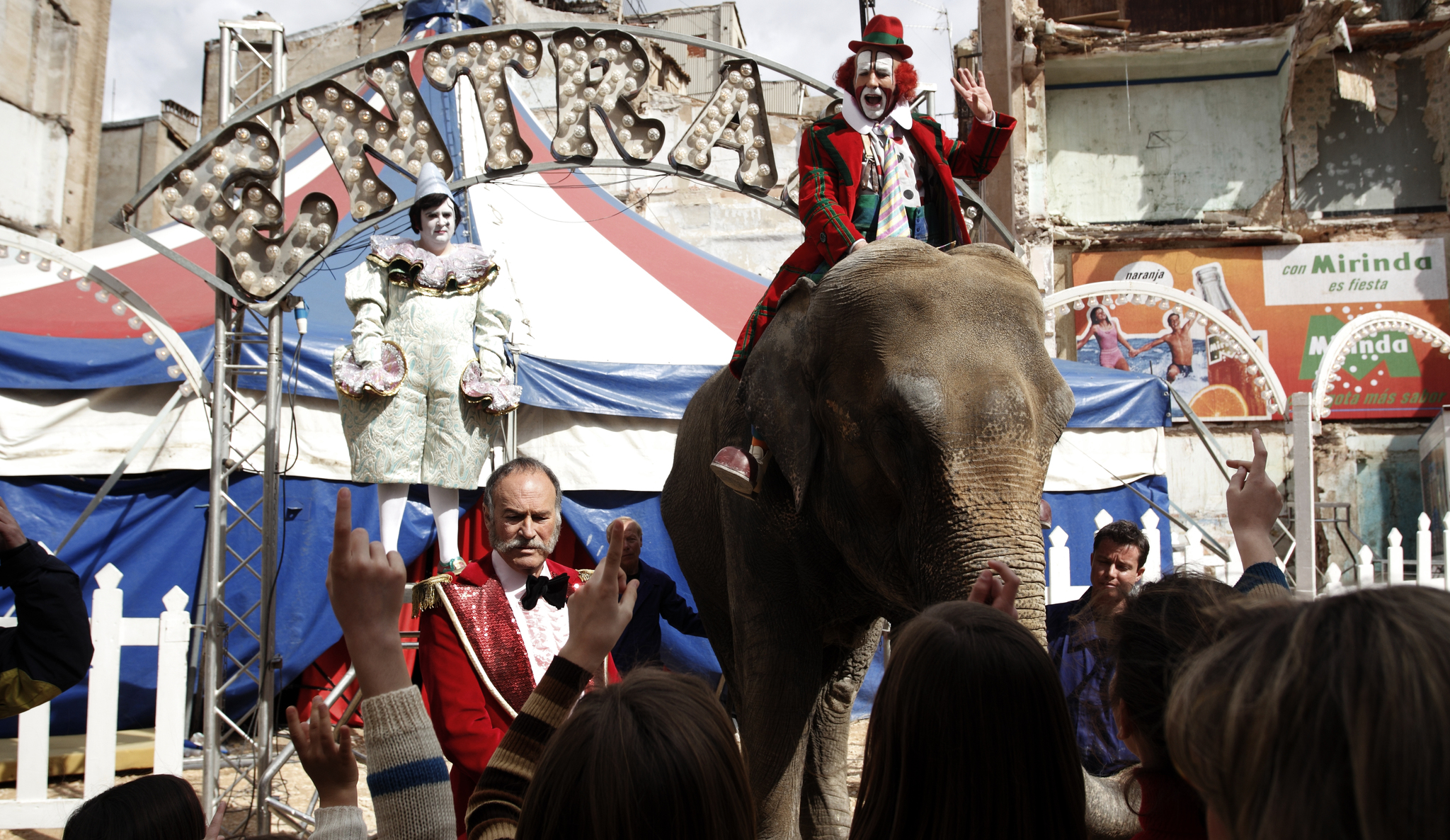 Still of Antonio de la Torre, Manuel Tejada and Carlos Areces in Balada triste de trompeta (2010)