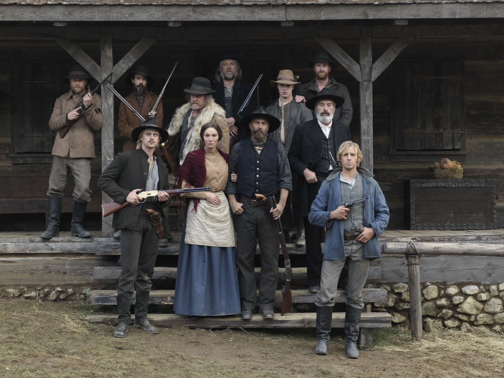 Still of Kevin Costner, Tom Berenger, Powers Boothe, Noel Fisher, Sarah Parish, Noah Taylor, Matt Barr, Damian O'Hare, Christopher Hatherall, Greg Patmore and Boyd Holbrook in Hatfields & McCoys (2012)