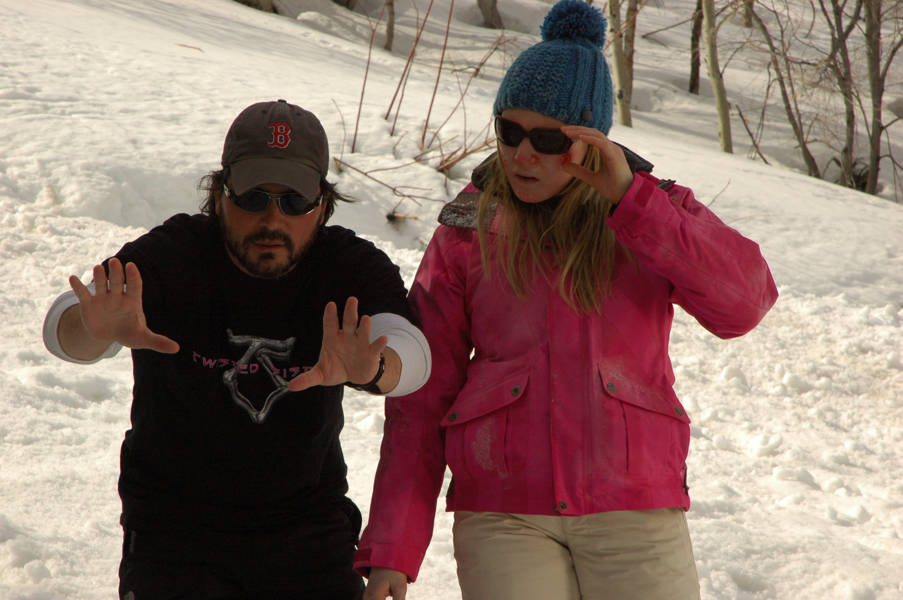 Adam Green directs Emma Bell on the set of FROZEN (2009).