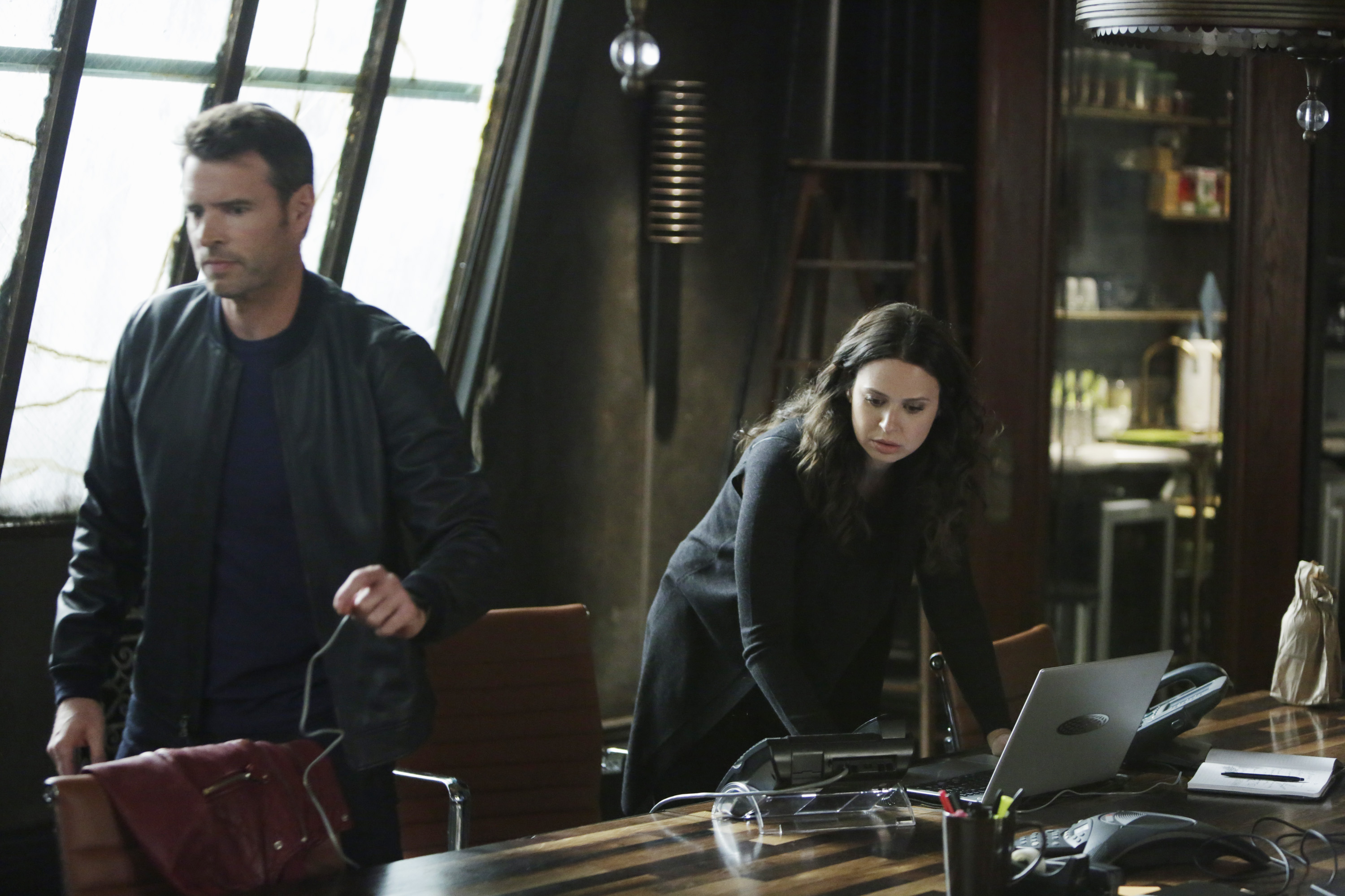 Still of Scott Foley and Katie Lowes in Scandal (2012)