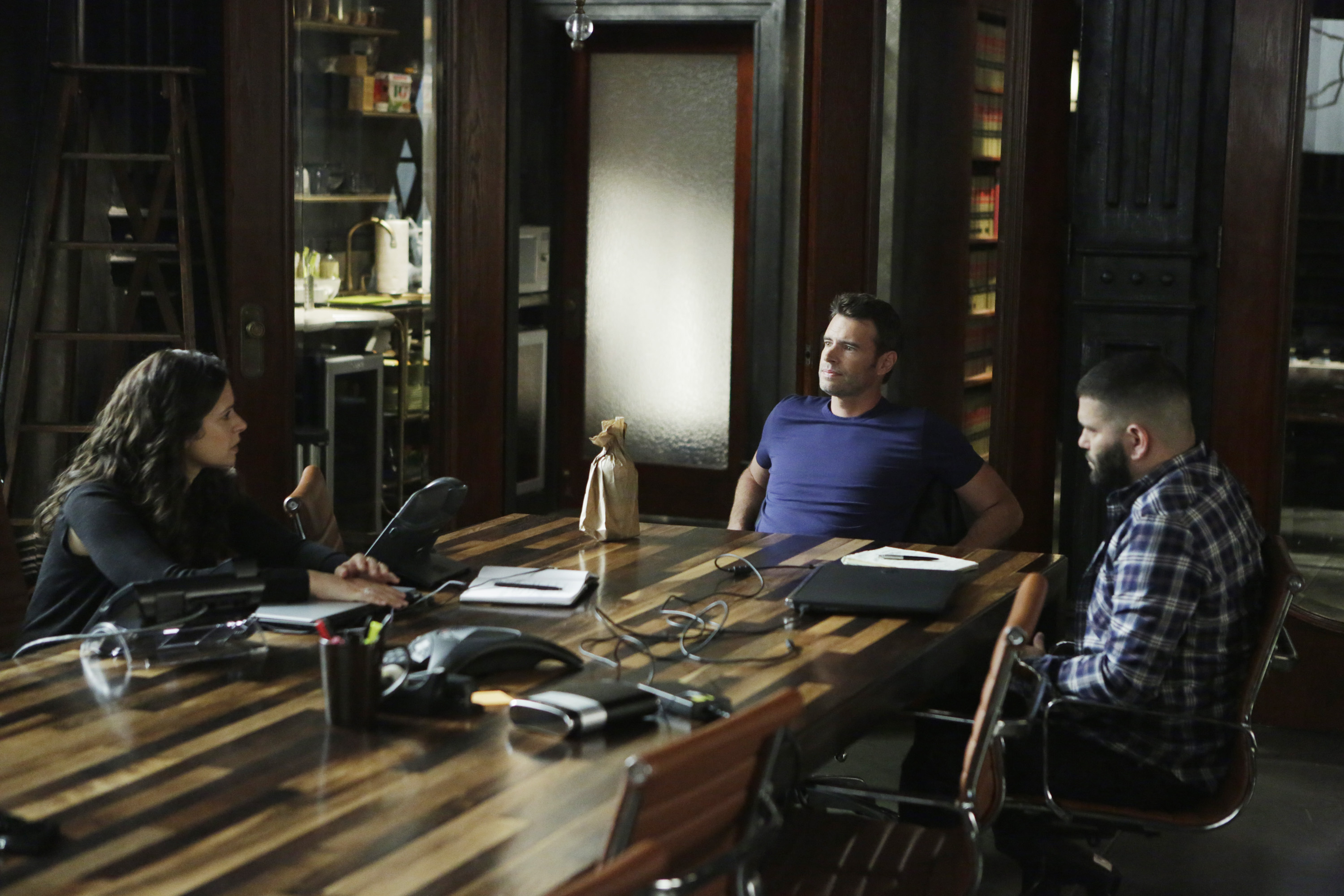 Still of Scott Foley, Guillermo Díaz and Katie Lowes in Scandal (2012)
