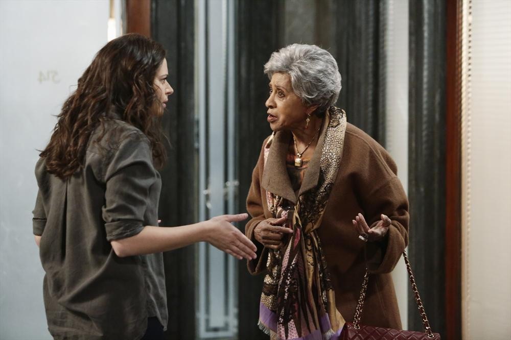 Still of Marla Gibbs and Katie Lowes in Scandal (2012)