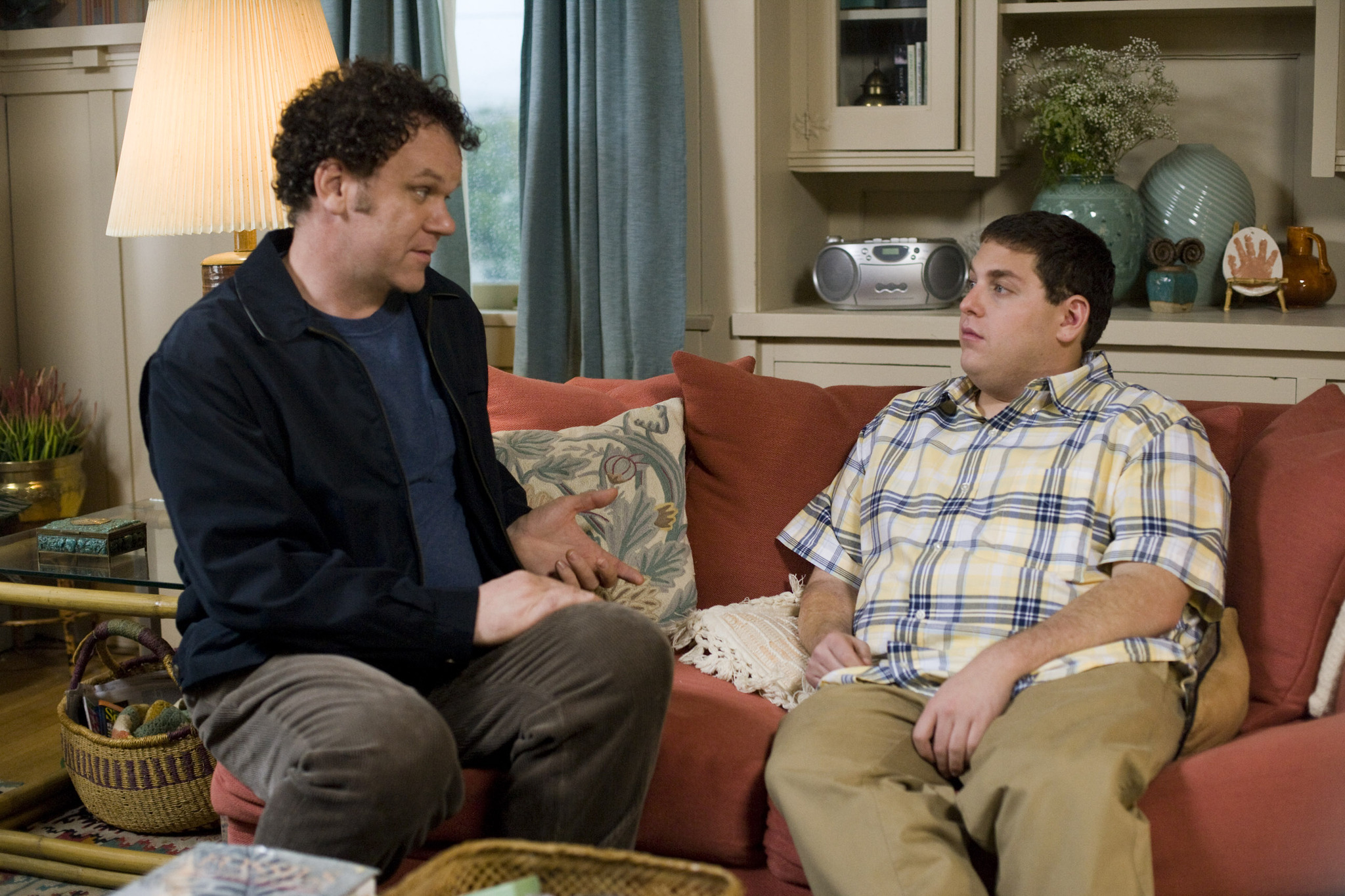 Still of John C. Reilly and Jonah Hill in Cyrus (2010)