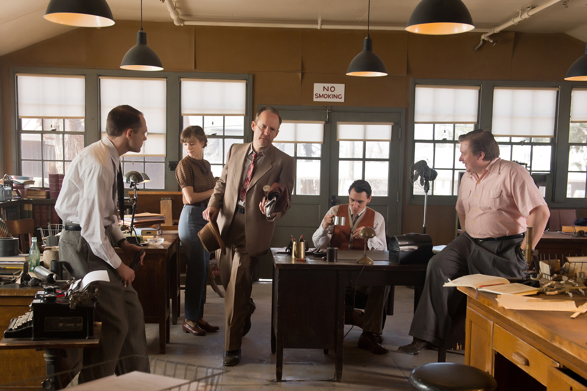 Still of John Benjamin Hickey, Harry Lloyd, Katja Herbers, Christopher Denham and Michael Chernus in Manhattan (2014)