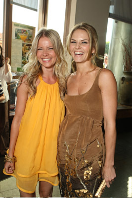Jennifer Morrison and Anita Briem at event of Journey to the Center of the Earth (2008)