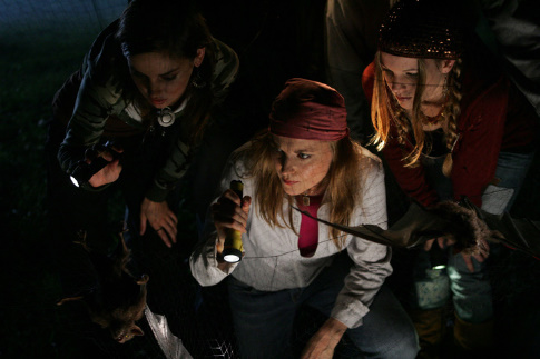 Still of Lucy Lawless, Robin Hines and Jessica Stroup in Vampire Bats (2005)