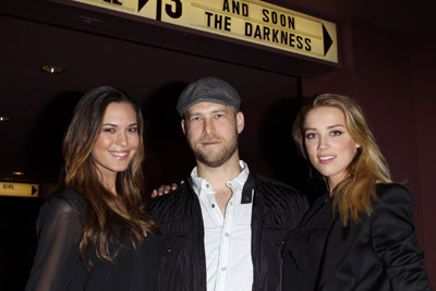 Odette Annable, Marcos Efron and Amber Heard at event of And Soon the Darkness (2010)