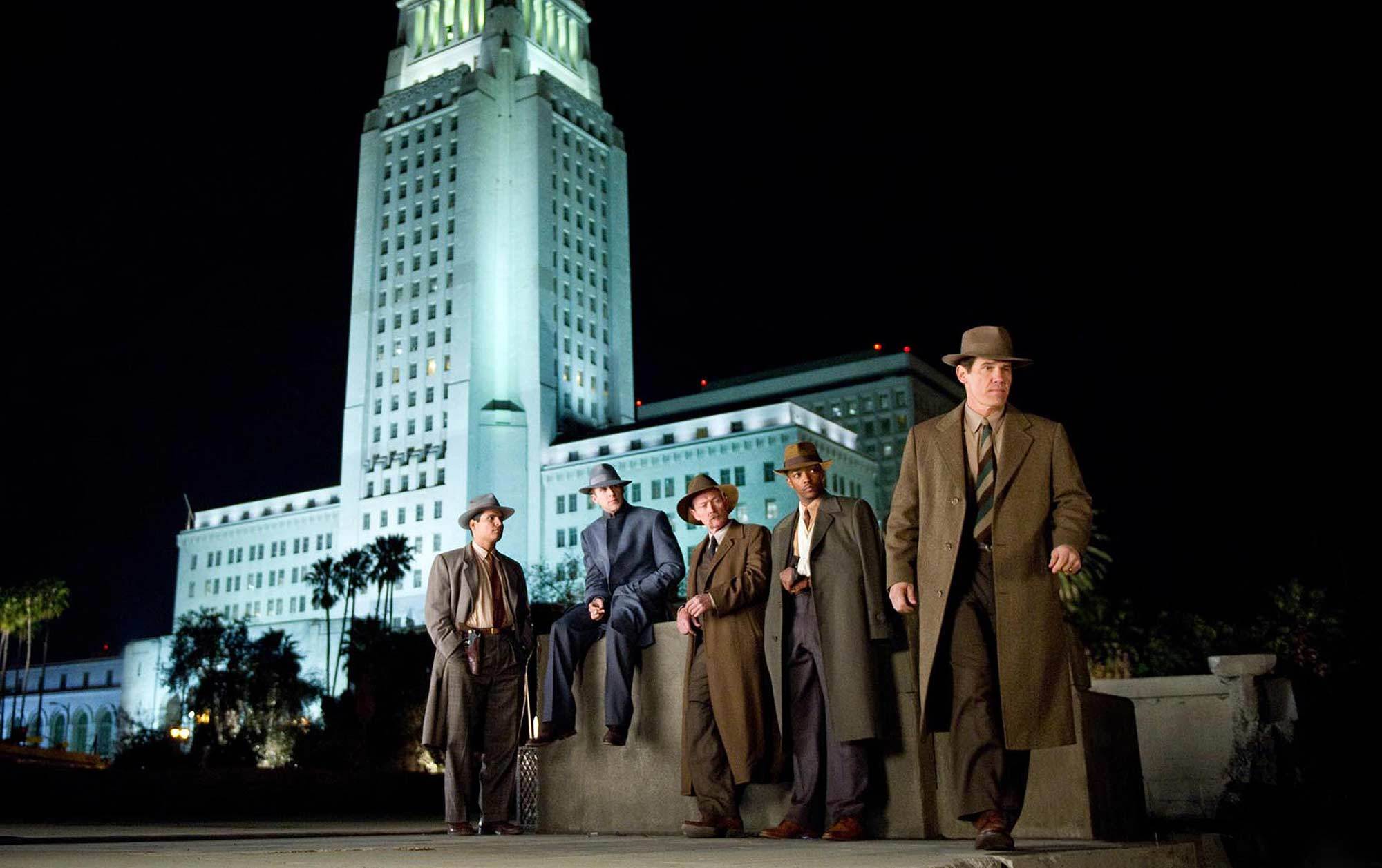 Still of Josh Brolin, Robert Patrick, Ryan Gosling, Michael Peña and Anthony Mackie in Gangsteriu medziotojai (2013)