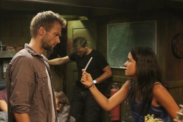 Still of Thomas Kretschmann, Joe Anderson and Paulina Gaitan in The River (2012)