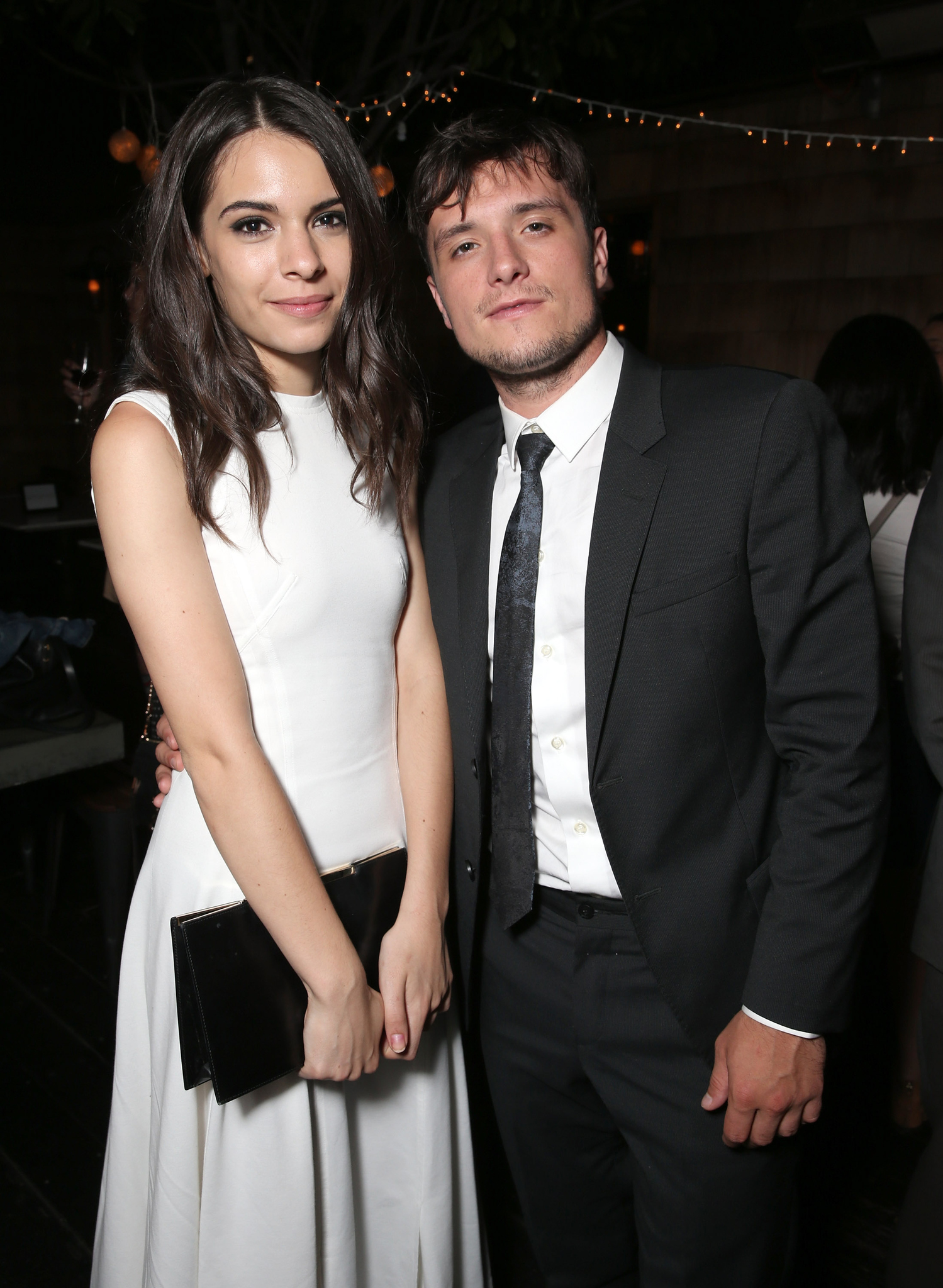 Josh Hutcherson and Claudia Traisac at event of Eskobaras: kruvinas rojus (2014)