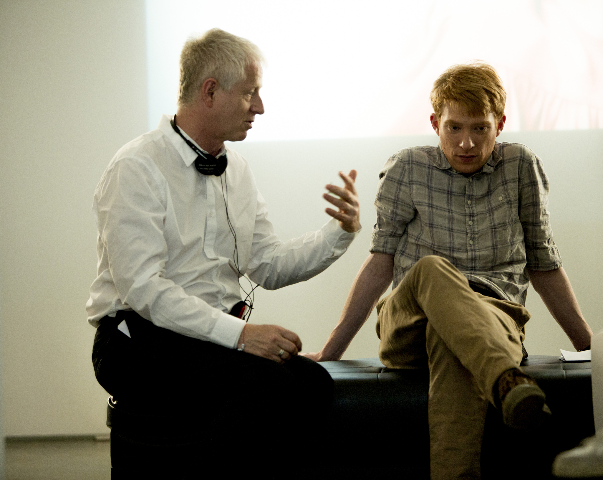 Richard Curtis and Domhnall Gleeson in Laiko tiltas (2013)