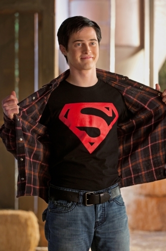 Still of Lucas Grabeel in Smallville (2001)