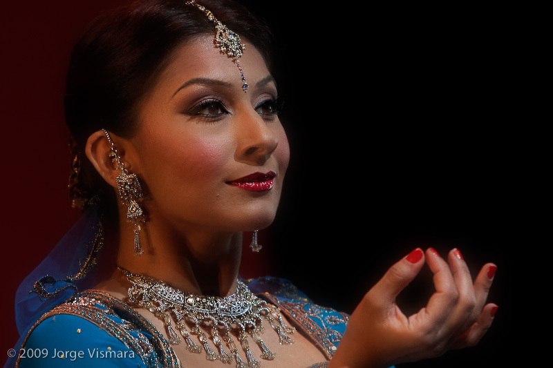 AMRAPALI AMBEGAOKAR Performs Indian Classical Kathak Dance