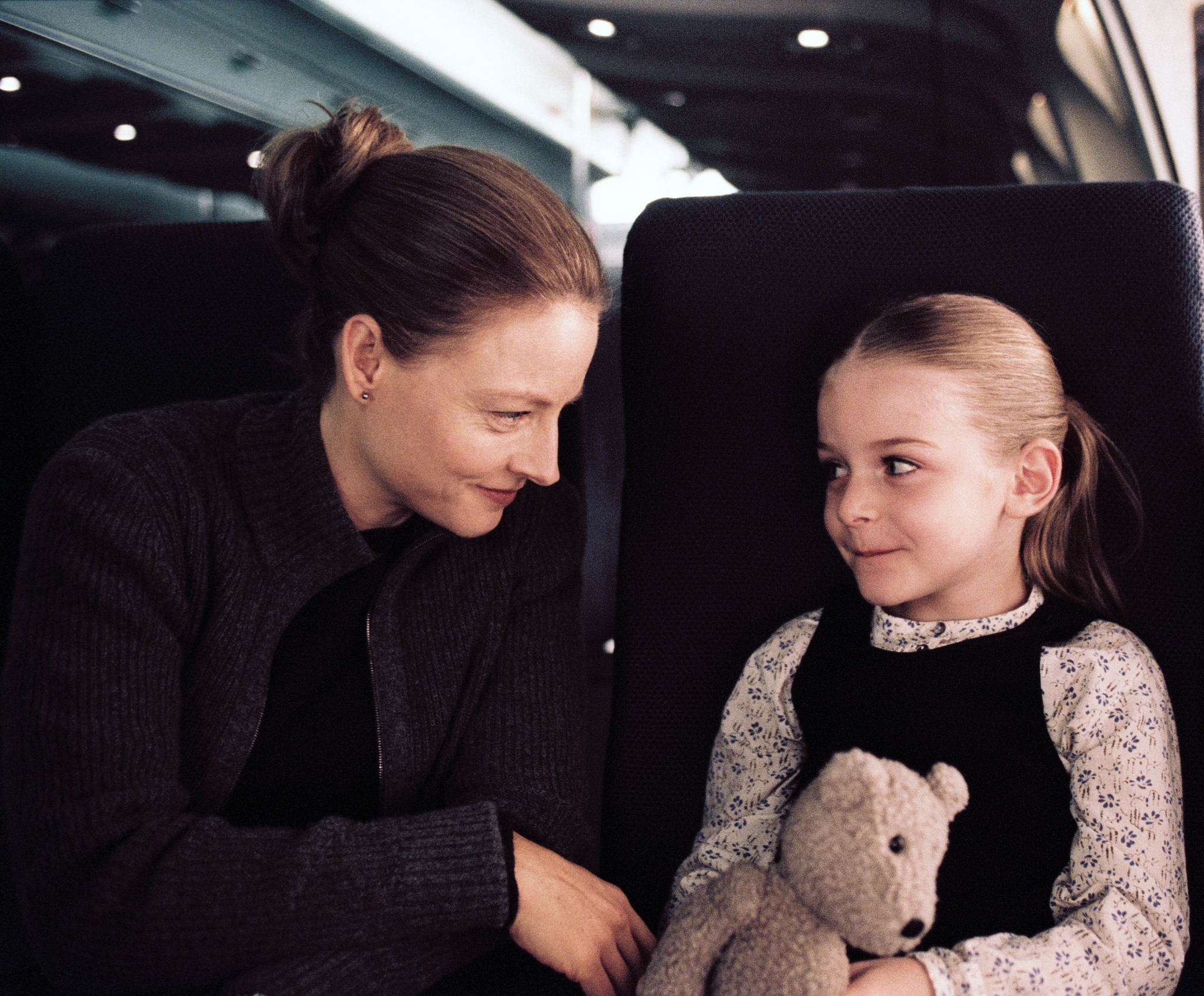 Still of Jodie Foster and Marlene Lawston in Flightplan (2005)