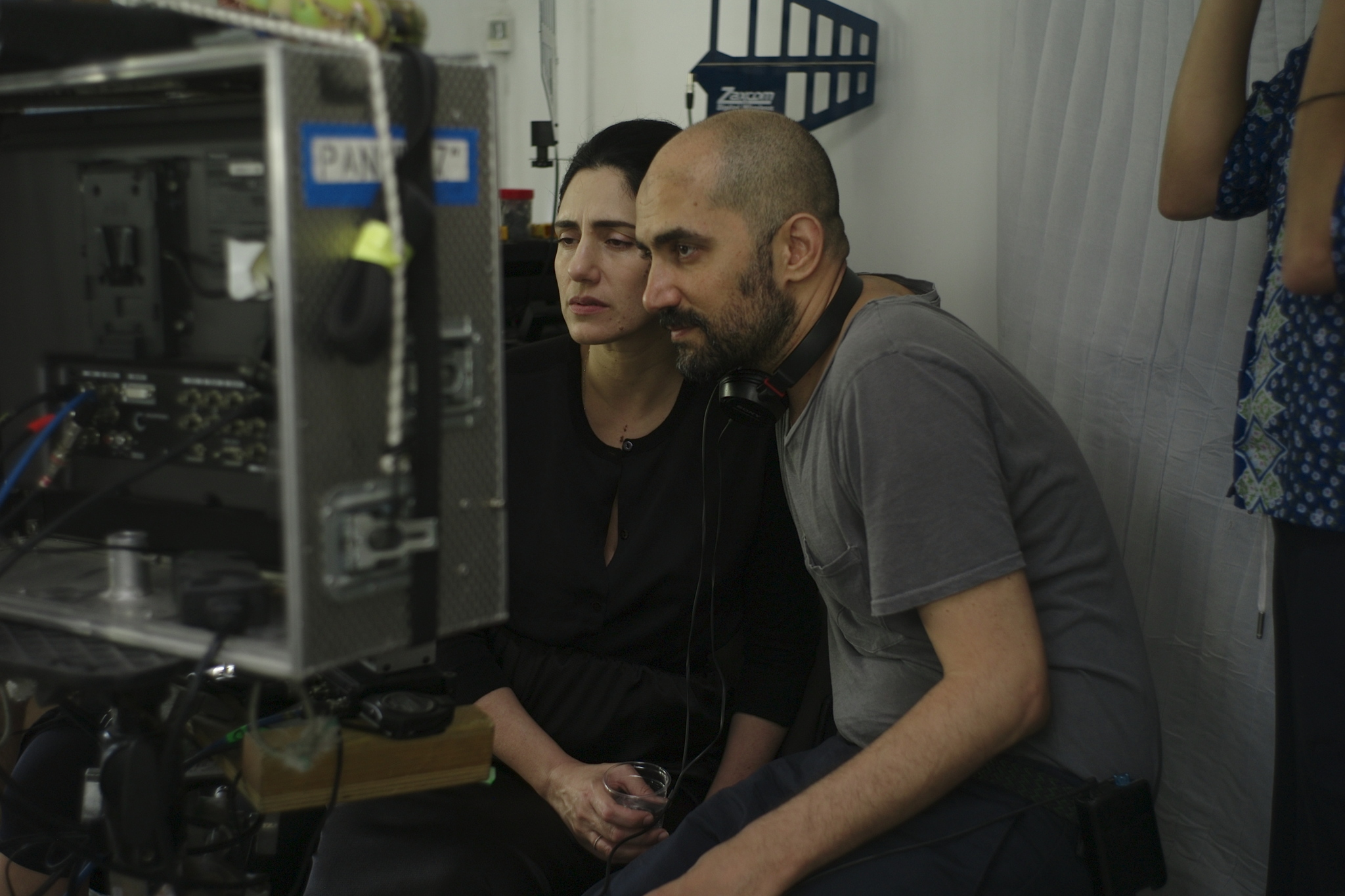 Still of Ronit Elkabetz and Shlomi Elkabetz in Gett (2014)