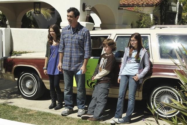 Still of Ty Burrell, Sarah Hyland, Ariel Winter and Nolan Gould in Moderni seima (2009)