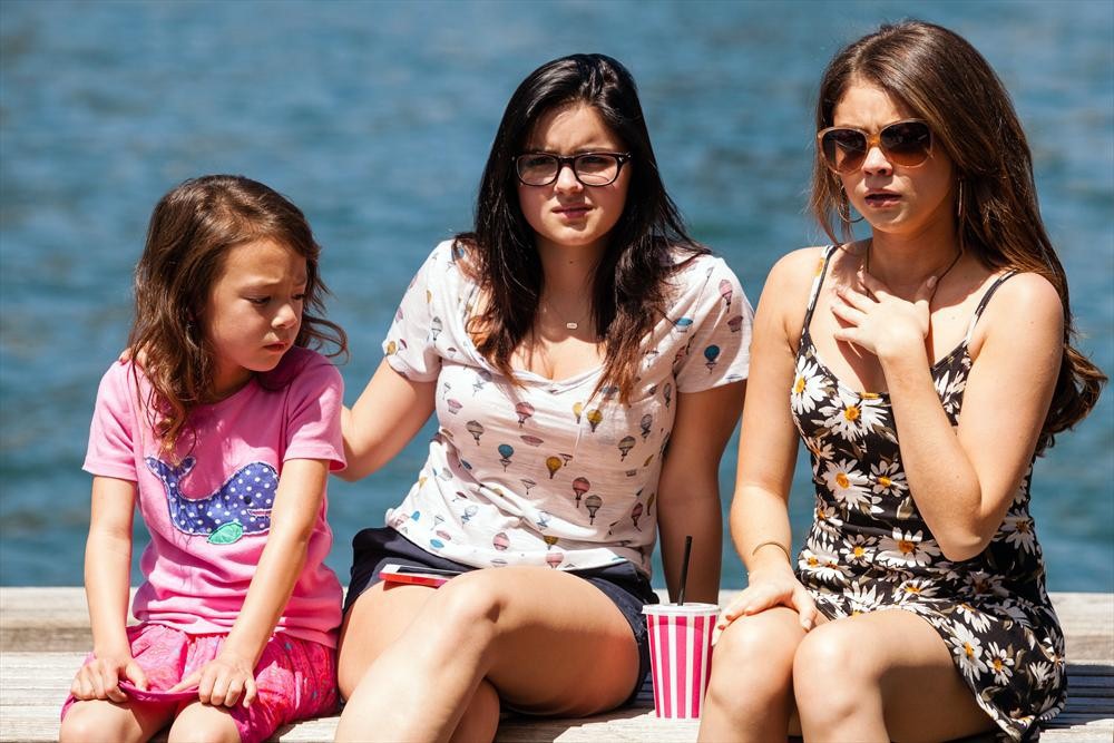 Still of Sarah Hyland, Ariel Winter and Aubrey Anderson-Emmons in Moderni seima (2009)